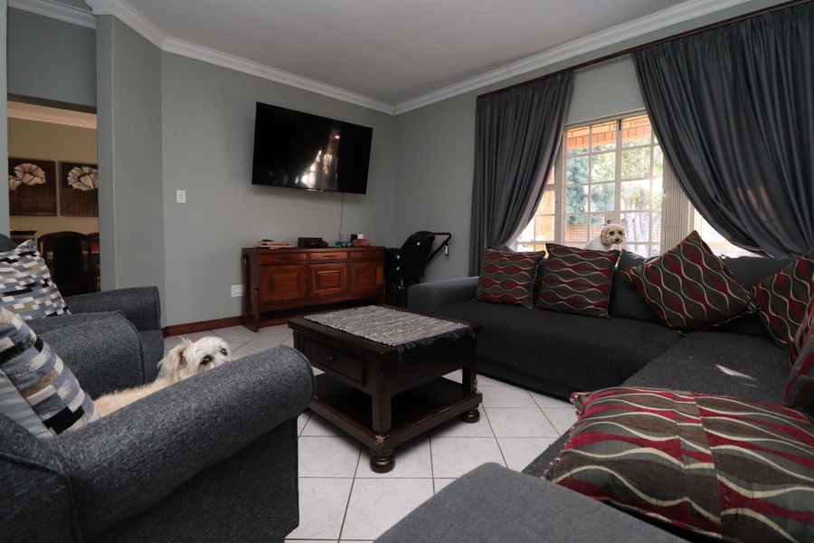 3 Bedroom Property for Sale in Flamwood North West